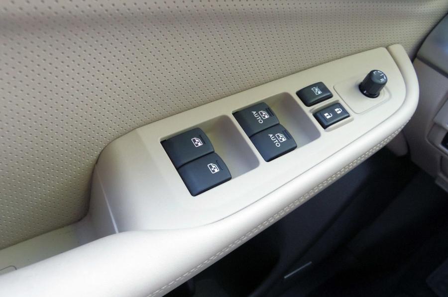  Subaru Legacy 2015 года  (US) (фото 27 из 35)